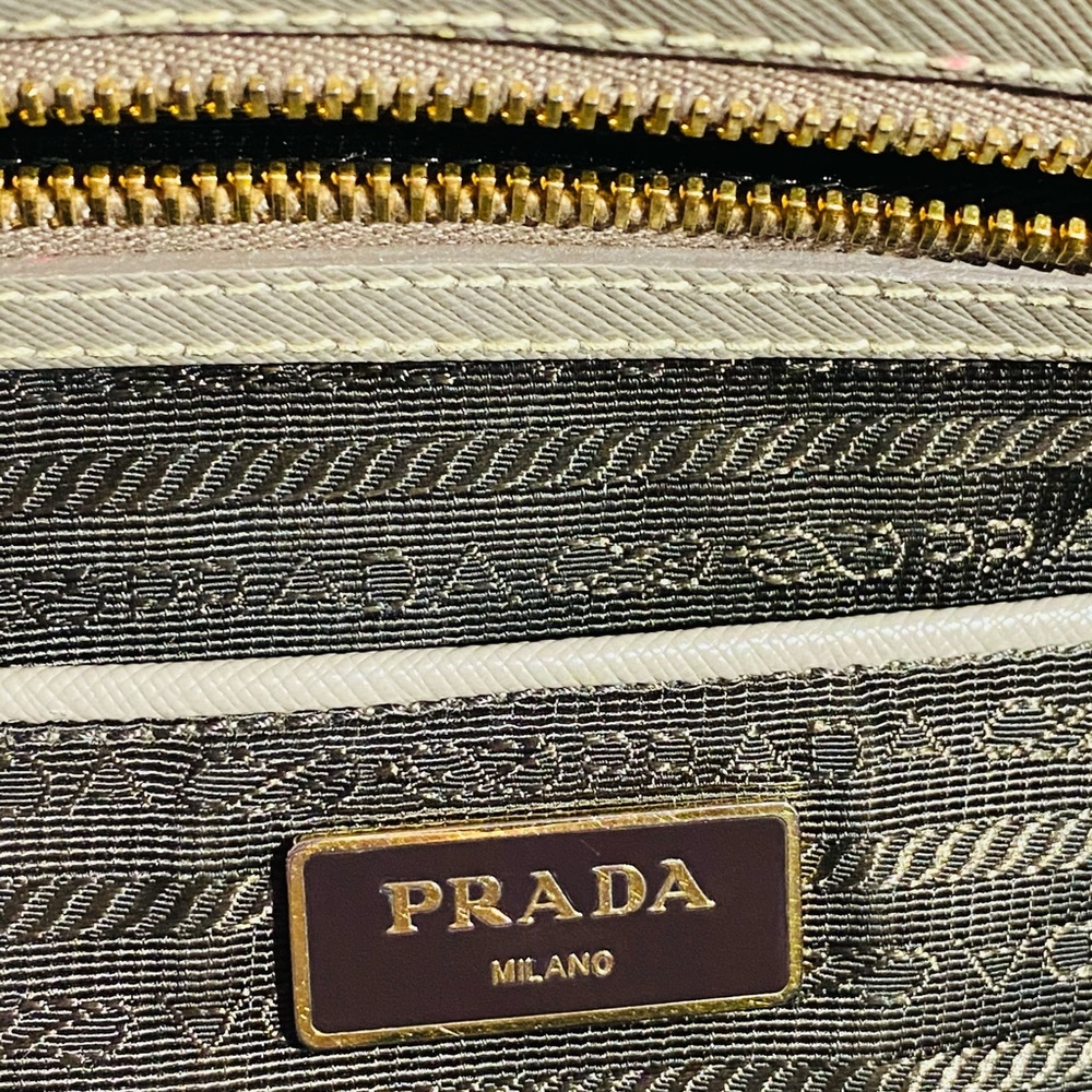Sold ⚡️⚡️Authentic Prada Saffiano Lux Tote Bag - Picture 16 of 16